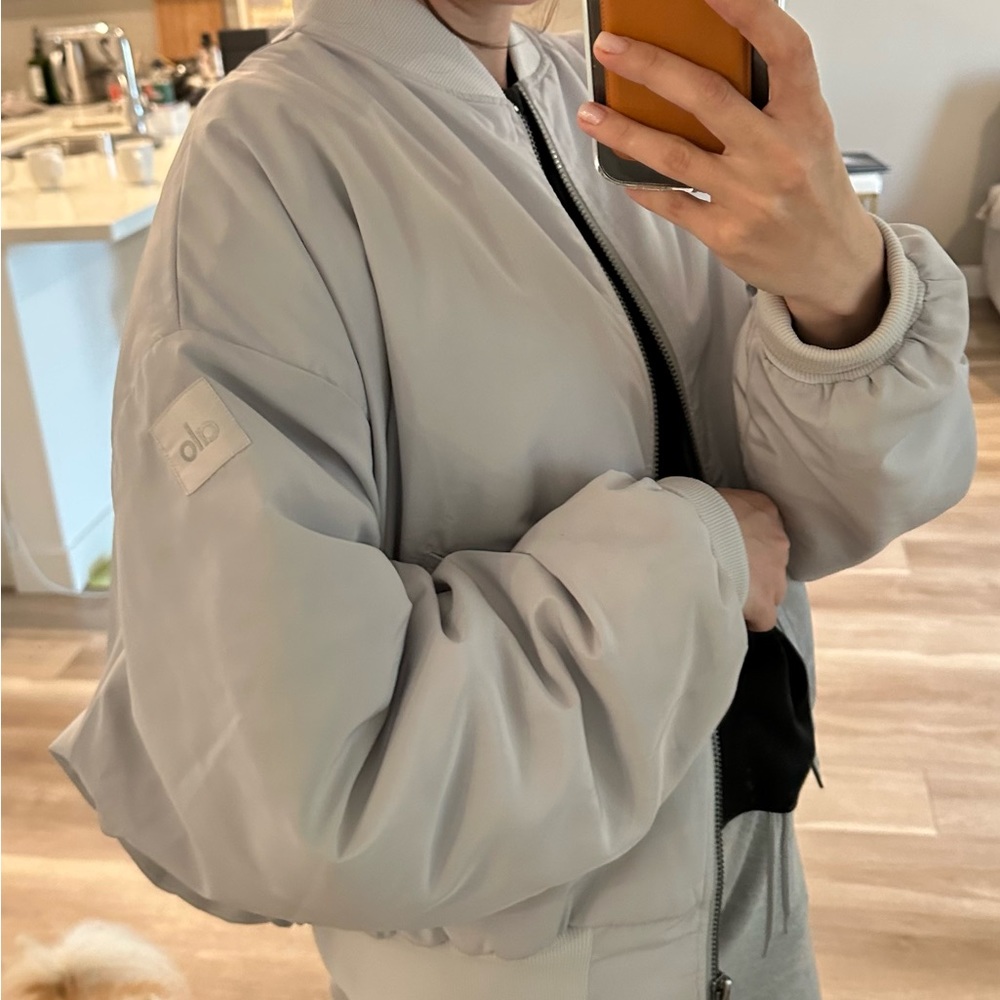 Bomber Alo Yoga